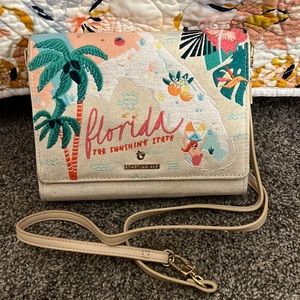 Unused spartina 449 FLORIDA EMBROIDERED CONVERTIBLE CROSSBODY